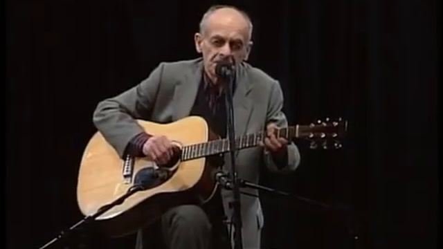 Bułat Okudżawa - Na planie Puszkina rodziny robią zdjęcia (На фоне Пушкина снимается семейство) смотреть онлайн