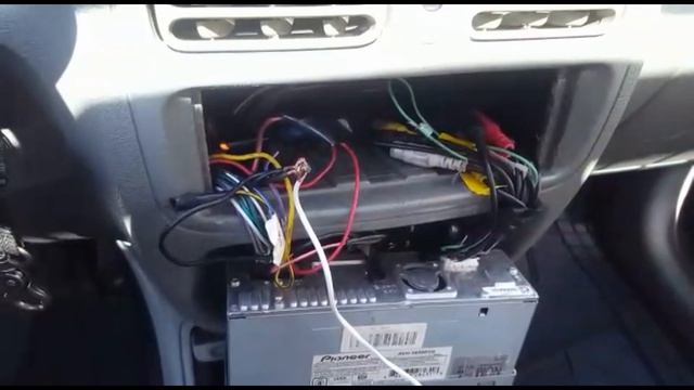 Solución a problema de audio! Se corta o se apaga el autoestereo| car stereo problem solution Nissa смотреть онлайн