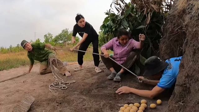5 Brave Hunters Confront Giant Python that lays Golden Eggs to save the Girl | Wild Hunter TV смотреть онлайн
