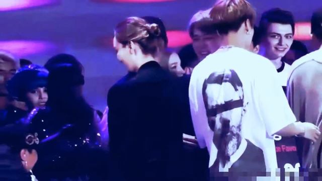 Jikook Чонгук/Чимин- Я смотрю на тебя (Я хочу тебя) смотреть онлайн