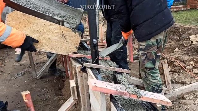 Заливка фундамента под забор из кирпича второй этап смотреть онлайн