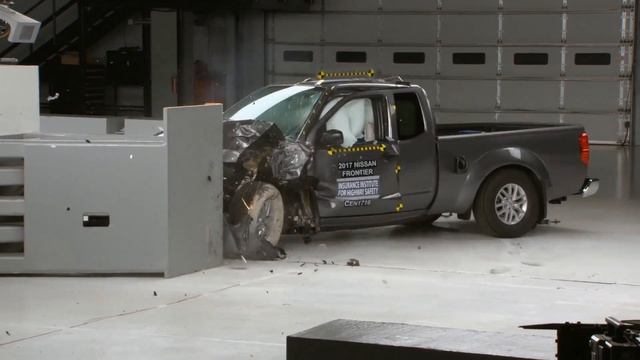 IIHS Selected Small Pickup Truck Crash Tests смотреть онлайн