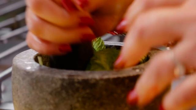 New! Refreshing Drink Idea for Iftar Ramdan 2021 Mango Mojito Recipe in Urdu Hindi - RKK смотреть онлайн
