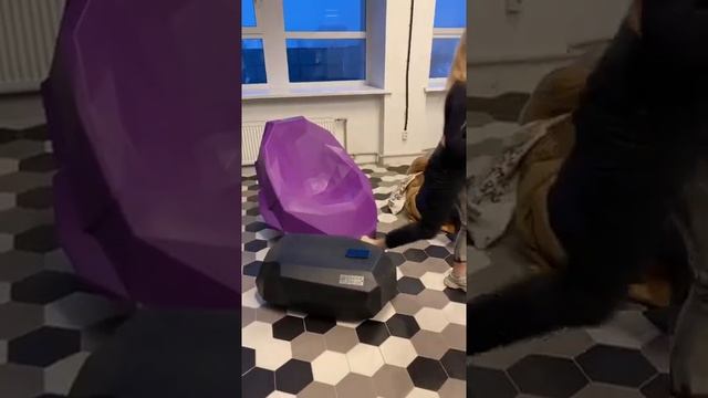 Бабуля спалкой совсем не чего не видит