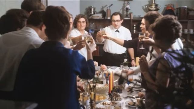 Отмечать Новый год 31 декабря в России начали в 1700-м году смотреть онлайн