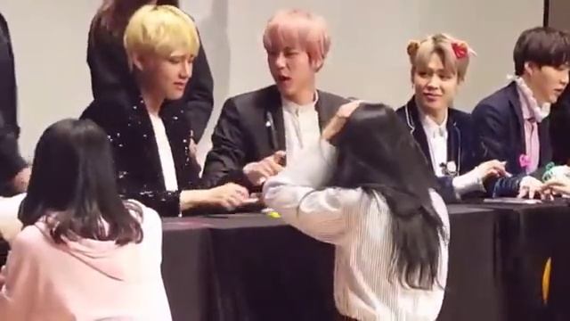 Тэхен и фанатка смотреть онлайн