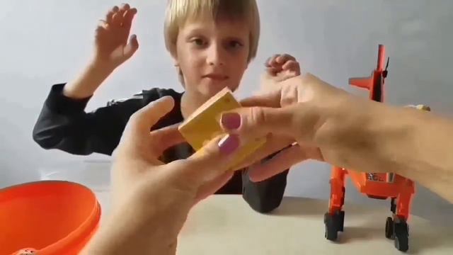 Трансформер Вертолёт - Динозавр (Vtech Blister the velociraptor) Сбиваем сюрприз кейс смотреть онлайн