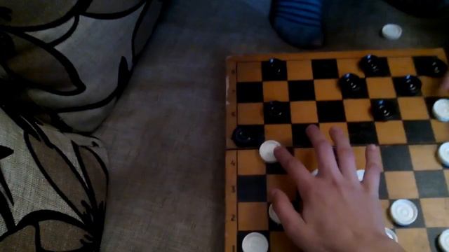 Как играть в шашки