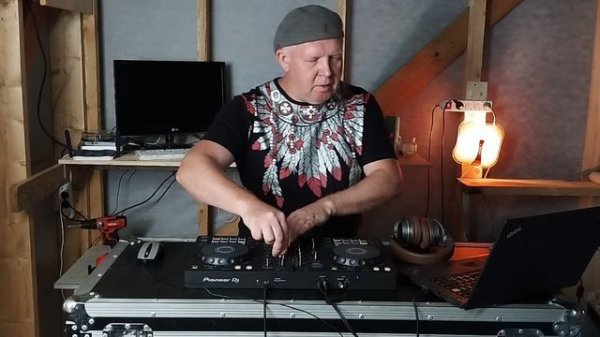 Mikhail TOMILOV mix - Сарайный диджеинг рулит!