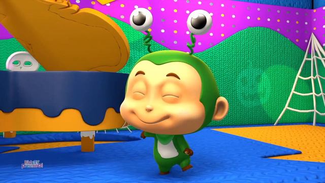 Пять маленьких тыкв, прыжки на кровати + более жуткий музыка видео для детей смотреть онлайн