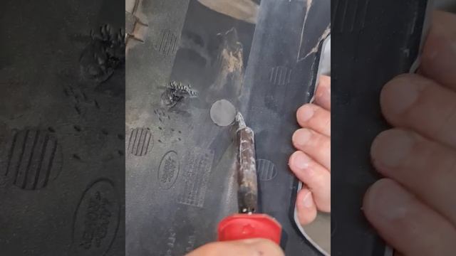 Ремонт пластикового лючка от бампера. смотреть онлайн