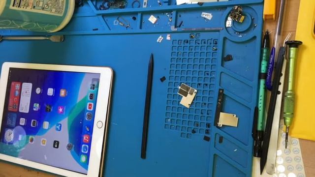 100822 iPad 6th gen battery replacement смотреть онлайн