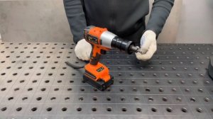 Аккумуляторный заклепочник MESSER LW20LM, устанавливаем заклепки