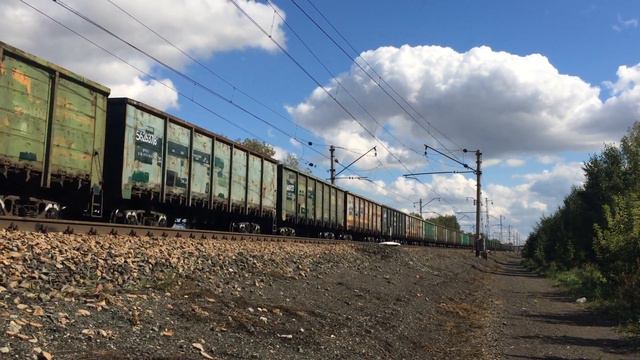 Электровоз 2ЭС6-860 с грузовым поездом