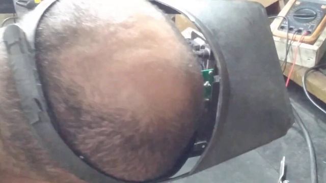 INVERSORA  DE  SOLDA  TEM  TENSÃO  CORRENTE  MAS QUANDO  VAI SOLDA ASCENDE PROTEÇÃO