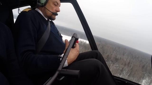 Посадка вертолета на авторотации инструктором "Хелипорт Москва" смотреть онлайн