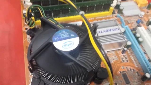 Placa mãe GIGABYTE ITAUTEC ST 4261 CORE2 DUO E4500 смотреть онлайн