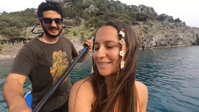 KARAVANLA EN SARSICI KAMPIMIZ - Karşı sahildeki gizemli şeye bakmaya gittik dehşete düştük смотреть онлайн
