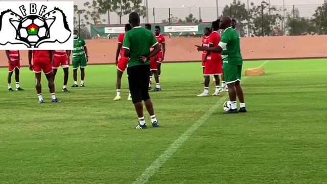 VIDÉO: La première séance d’entraînement des Étalons à Garoua en vue du match face à la Tunisie смотреть онлайн