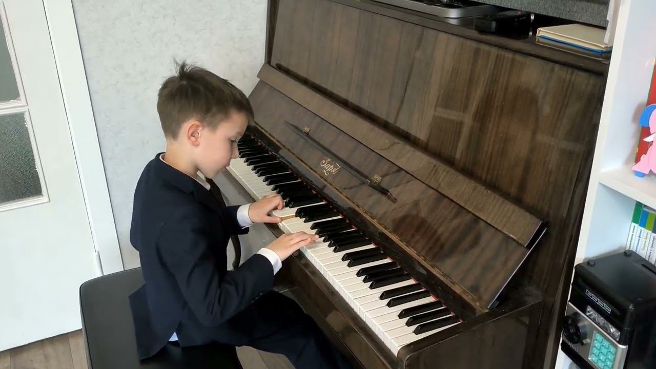 К. Черни - "Этюд". Исп. Соловьёв Григорий (1 класс) смотреть онлайн