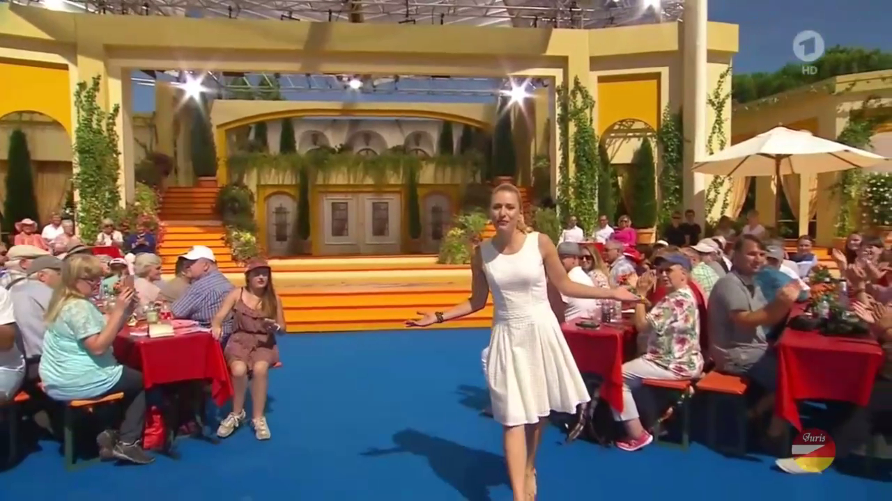Stefanie Hertel «Die nächsten 30 Jahre» (Immer wieder Sonntags 12.08.2018) смотреть онлайн