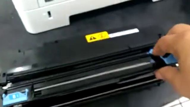 Risco na pagina limpeza na unid. de cilindro KYOCERA M2040 смотреть онлайн