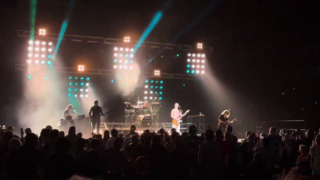 One Night of Queen - Mony Mony (Simmons Bank Arena - North Little Rock, Arkansas - August 12, 2023) смотреть онлайн
