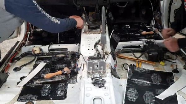 Quieting a Hilux? Sound Deadening a dual cab with Car Builders