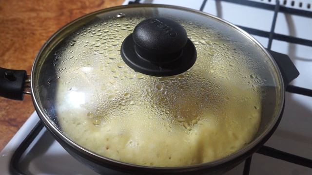 Кладу бананы на сковороду и заливаю тестом с ОДНИМ яйцом! смотреть онлайн