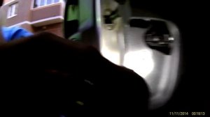 VW Polo sedan. Снятие ручки открытия капота.