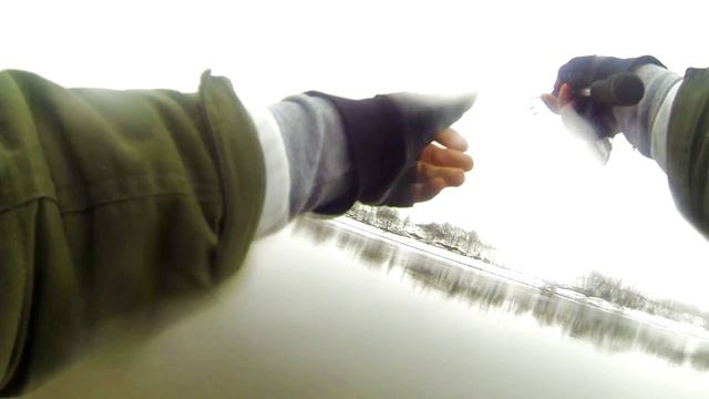 Рыбалка в Жуковском 23.02.2015. Москва река, устье Быковки. смотреть онлайн