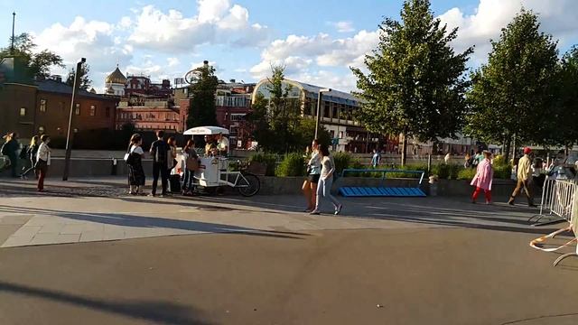 набережная, парк Горького, Третьяковская галерея смотреть онлайн