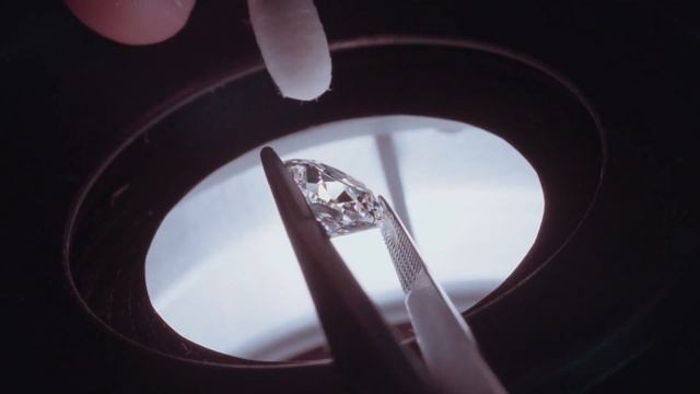 Why Moissanite Engagement Rings Are So Popular смотреть онлайн