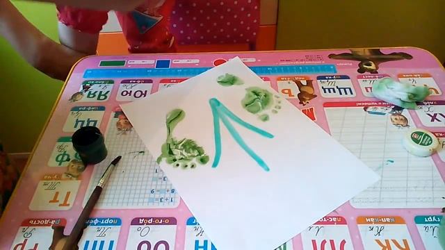 Рисуем подарок бабушке на день рождения! рисуем ручками и ножками! смотреть онлайн