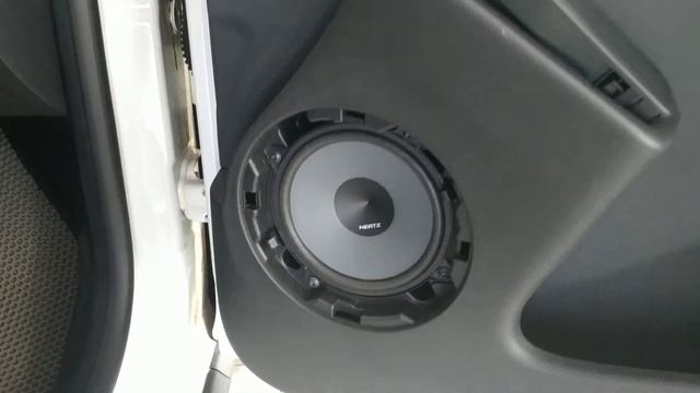 Простая замена динамиков на Lada Largus Cross без доработки и установки дополнительных колец. смотреть онлайн