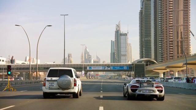 The Grand Tour Porsche 918 vs Nissan Patrol смотреть онлайн