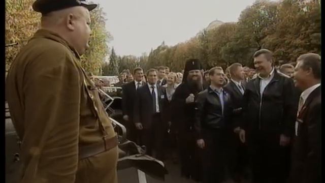 Медведев. Никогда не видел людей выше, чем Янукович.mpg смотреть онлайн