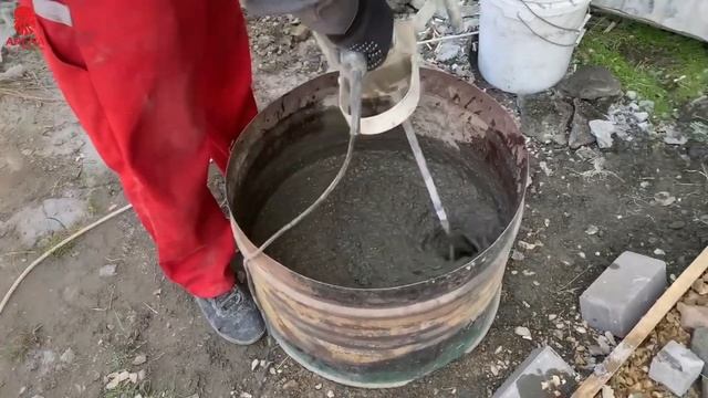 Как залить прочные и водостойкие дорожки на своём участке? смотреть онлайн