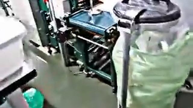 Производство термоусадочных пакетов - узел боковой сварки смотреть онлайн