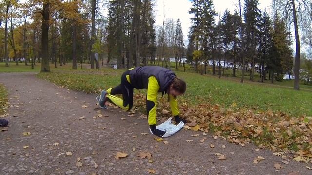 Упражнения для пресса - "Альпинист". Как накачать пресс на улице? смотреть онлайн