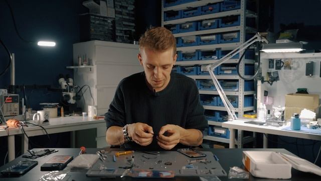 Из iPhone Xr в iPhone 13 Pro. Замена корпуса смотреть онлайн