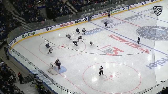 Бросок Китарова по воротам в падении смотреть онлайн