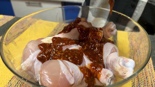 Cremiges Hähnchen Kartoffel Rezept mit Knoblauchbutter! Einfaches Hähnchen Kartoffel Rezept смотреть онлайн