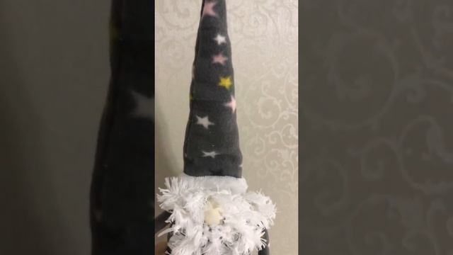 ПОДЕЛКА ГНОМ К НОВОМУ ГОДУ УКРАШАЕМ ДОМ ПОДЕЛКАМИ смотреть онлайн