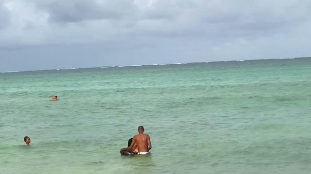 How Beach Boys Take Advantage Of Innocent Girls During Swimming Caught On Camera .
Mombasa Raha