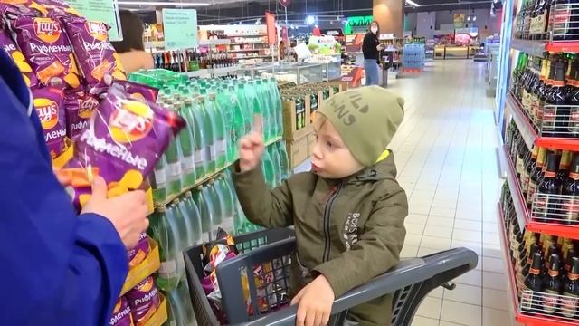 МАМА vs ПАПА. ВЕСЁЛЫЕ ИСТОРИИ про ПОКУПКИ./MOM vs DAD. FUNNY STORIES about SHOPPING. смотреть онлайн