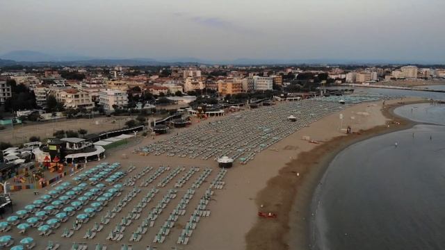 Rivabella di Rimini San Giuliano Mare Darsena con ruota panoramica смотреть онлайн