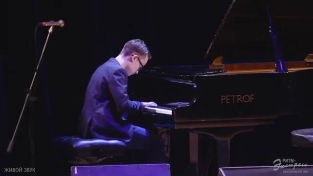 Владимир Кошиль. 15 лет. H. Arlen "0ver the rainbow" смотреть онлайн