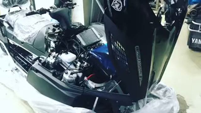 Поэтапная сборка снегохода Yamaha Viking Professional смотреть онлайн