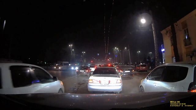 Кыргызстан. Бишкек.  Поездка вечером по проспекту Чуй. @autotravel7131